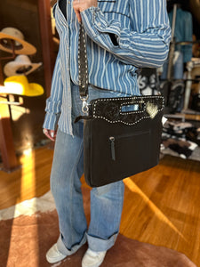 Laredo Clutch Crossbody *black*