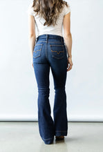 Load image into Gallery viewer, Kimes Jennifer Blue Jeans